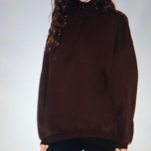 OVERSIZED SMALL    SKIMS BOYFRIEND FLEECE OVERSIZED HALF ZIP SWEATSHIRT